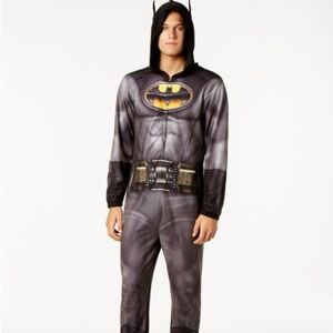 NWT Briefly Stated men’s Batman Superhero grey hooded Costume jumpsuit, size L